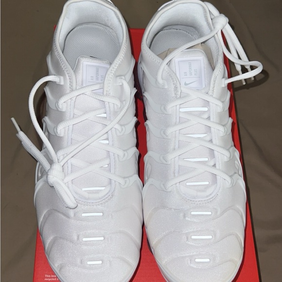 White Nike Vapormax - Picture 5 of 6